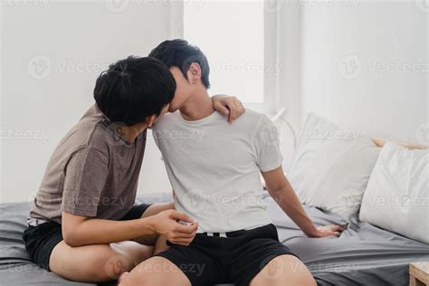 gay asians kissing